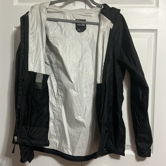 North face rain jacket - Picture 5 of 6